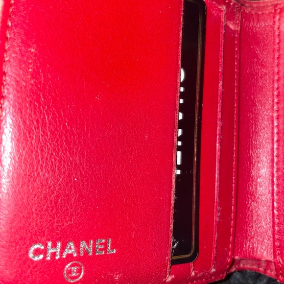 Chanel Shiny Red Quilted Wallet - Picture 10 of 14